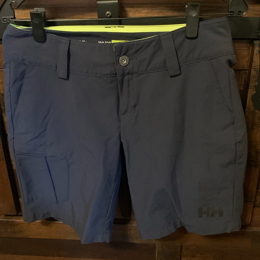 HELLY HANSEN WOMENS CARGO SHORTS
